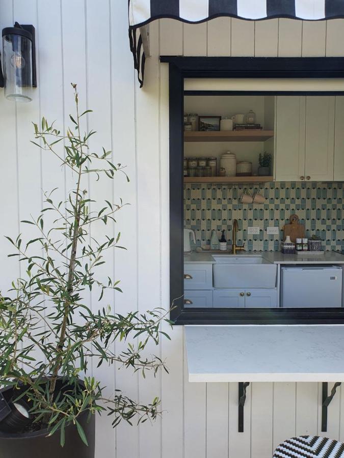 Tiny House With Greenhouse Dining Лоуер-Гатт Екстер'єр фото